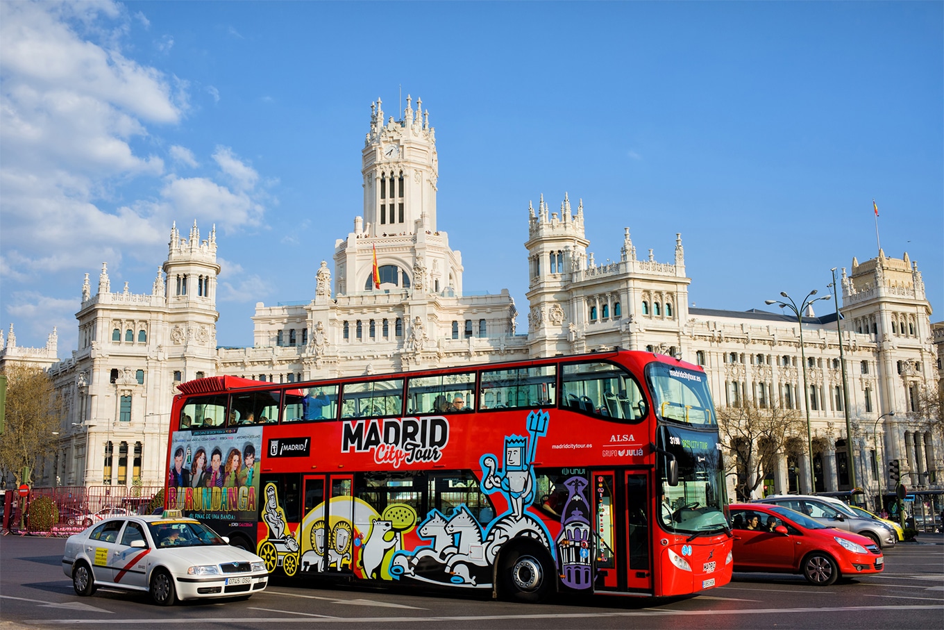 Ônibus do Real Madrid para em local proibido e é multado antes de jogo  contra o City - Esporte - Extra Online