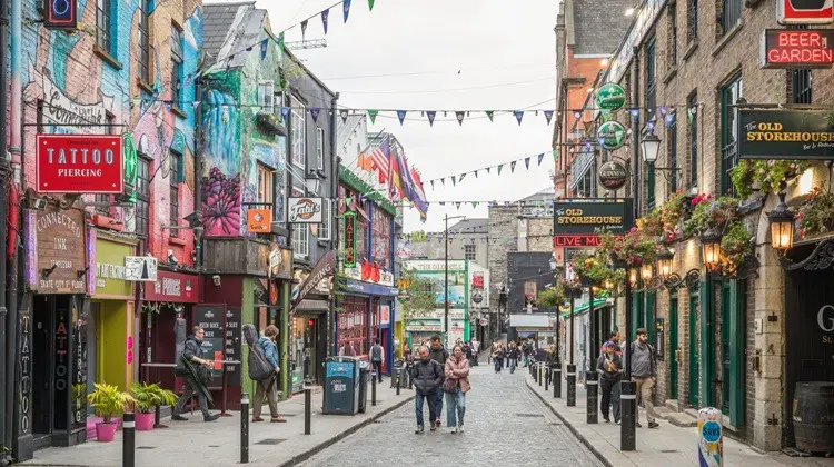 Pra quem gosta de agitação, a região do Temple Bar é o melhor lugar de onde ficar em Dublin.