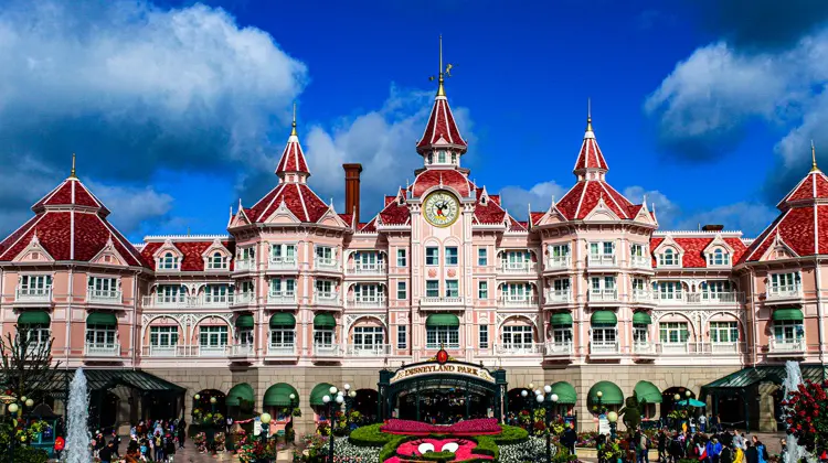 Disneyland Park, em dia de sol