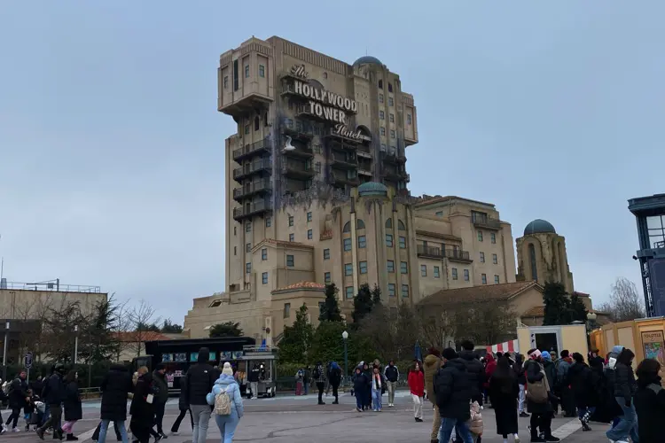 Torre do Terror, em dia nublado